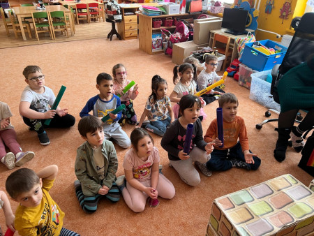 Hrajeme na hudební nástroje